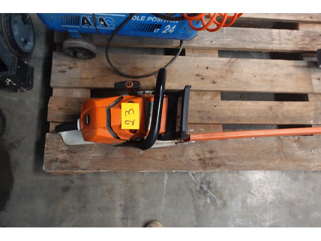 Benzine kettingzaagmachine stihl - afbeelding 4 van  4