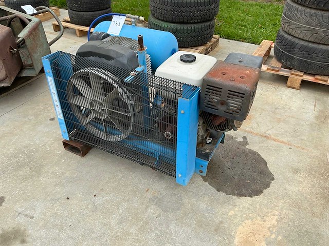 Benzine luchtcompressor - afbeelding 1 van  5