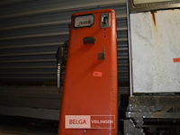 Benzine pomp - afbeelding 1 van  2