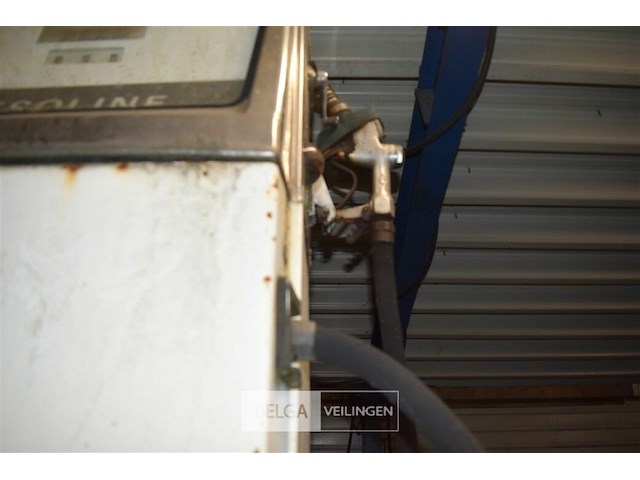 Benzine pomp - afbeelding 2 van  4