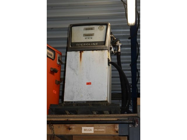 Benzine pomp - afbeelding 3 van  4