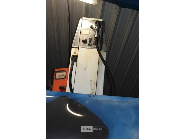 Benzine pomp - afbeelding 4 van  4