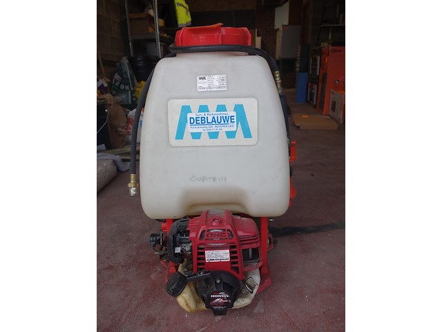 Benzine rugsproeier - afbeelding 1 van  4