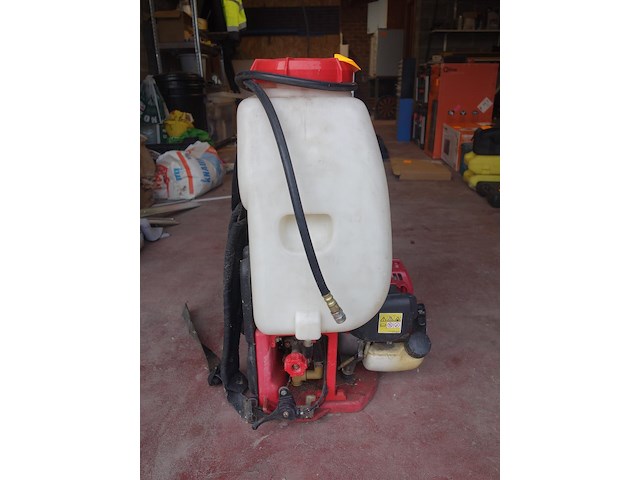 Benzine rugsproeier - afbeelding 2 van  4