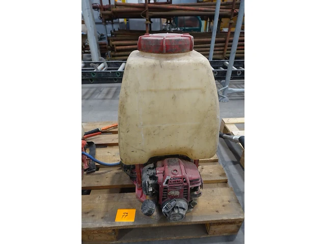 Benzine rugsproeier - afbeelding 1 van  4