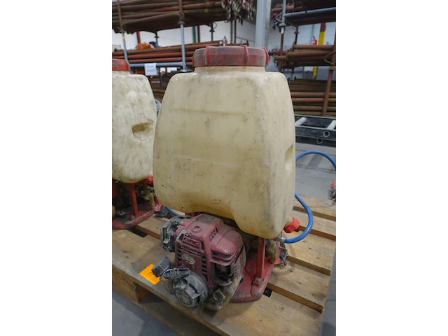 Benzine rugsproeier - afbeelding 3 van  4