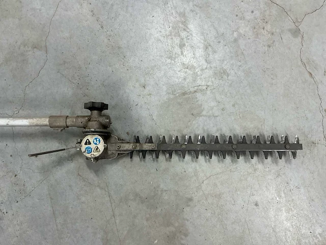 Benzine stokheggenschaar met lange steel - afbeelding 10 van  11