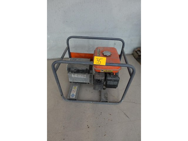 Benzine stroomgroep kubota - afbeelding 1 van  4