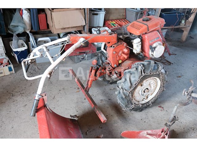 Benzine tweewielige tractor merken en model onleesbaar - afbeelding 11 van  16