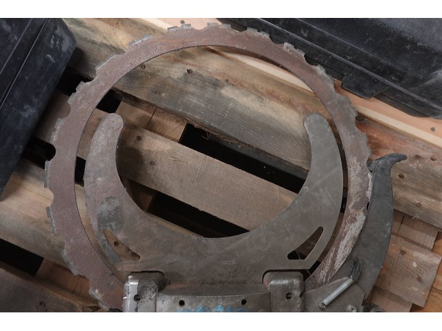 Benzine zaagmachine dolmati - afbeelding 3 van  7