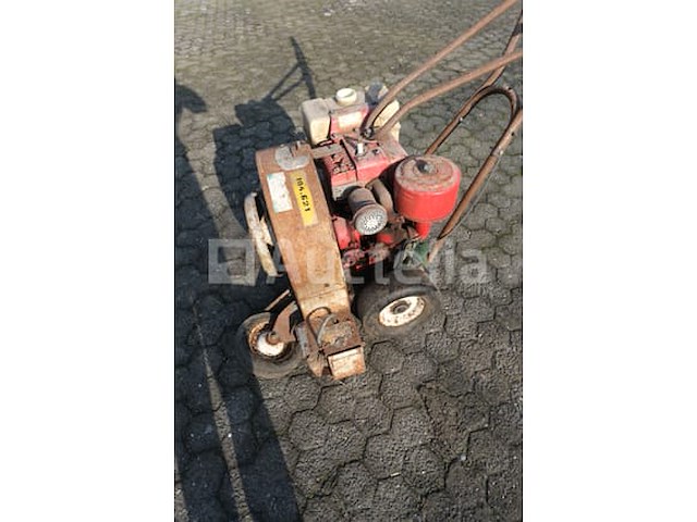 Benzineblaasmachine op trolley merk en model onleesbaar - afbeelding 5 van  8