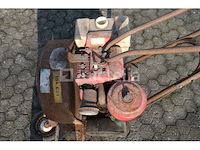 Benzineblaasmachine op trolley merk en model onleesbaar - afbeelding 8 van  8