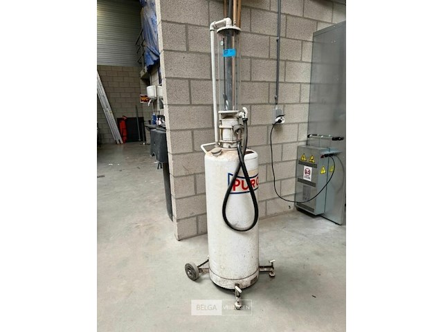 Benzinepomp burol - afbeelding 1 van  4