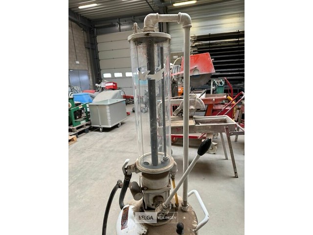 Benzinepomp burol - afbeelding 4 van  4