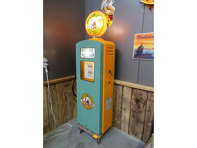 Benzinepomp michigan's mile maker - afbeelding 2 van  9