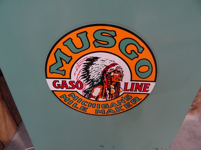 Benzinepomp michigan's mile maker - afbeelding 5 van  9