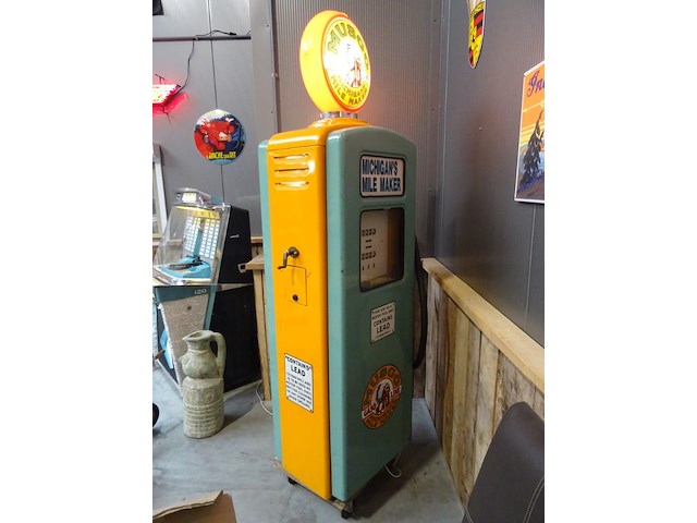 Benzinepomp michigan's mile maker - afbeelding 9 van  9