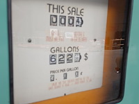 Benzinepomp michigan's mile maker - afbeelding 4 van  8