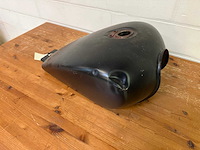 Benzinetank honda vt500 shadow ’83 - afbeelding 8 van  10