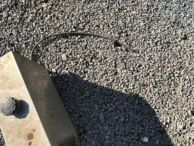 Benzinetank - afbeelding 3 van  4