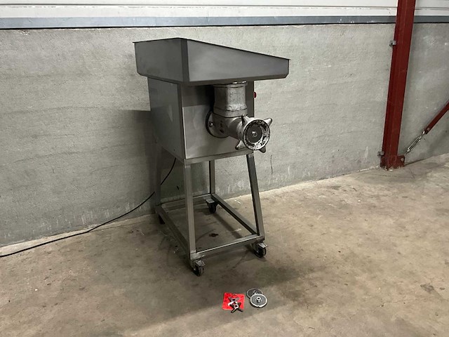 Berdop - vmn-s32 - vleesmolen gehaktmolen - afbeelding 1 van  7