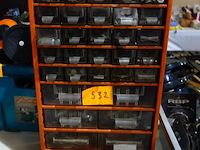 Bergkast met laden, gevuld met diversen voor de fiets - afbeelding 1 van  1