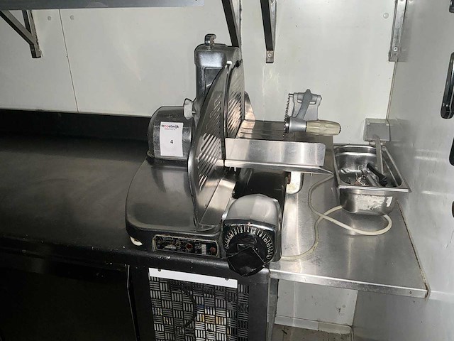 Berkel 834 rvs vleesnijmachine - afbeelding 3 van  4