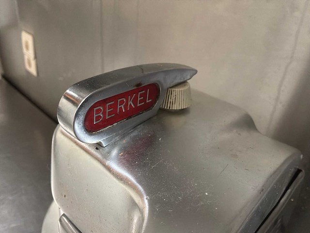 Berkel 834 tafelsnijmachine rvs - afbeelding 4 van  5