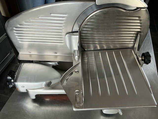 Berkel 834 tafelsnijmachine - afbeelding 3 van  5