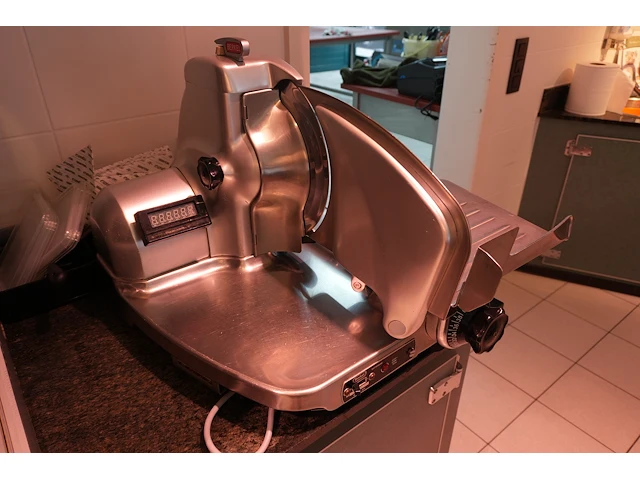 Berkel 834 vleessnijmachine - afbeelding 1 van  8