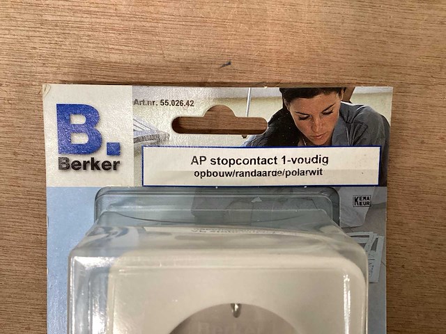 Berker ap serie enkelvoudig stopcontact (36x) - afbeelding 2 van  5