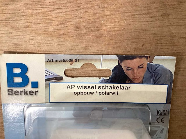 Berker dubbele serieschakelaar (36x) - afbeelding 2 van  6