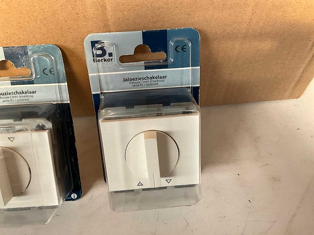 Berker jalouzie schakelaar inbouw met draaiknop serie k1 polarwit (50x) - afbeelding 3 van  4