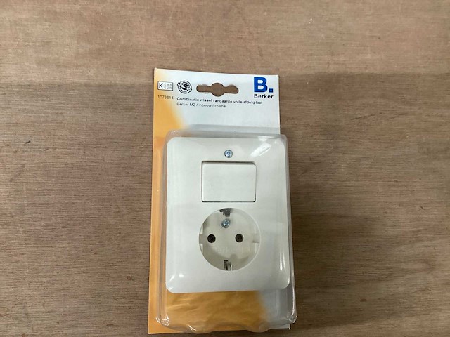 Berker m2 combinatie wissel crème (27x) - afbeelding 1 van  5