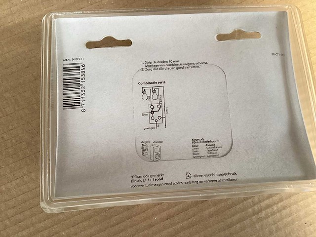 Berker opbouwcombinatie wandcontactdoos met dubbele serieschakelaar (180x) - afbeelding 4 van  4