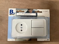 Berker opbouwcombinatie, wissel/wisselschakelaar + stopcontact zonder randaarde, polarwit (51x) - afbeelding 1 van  4