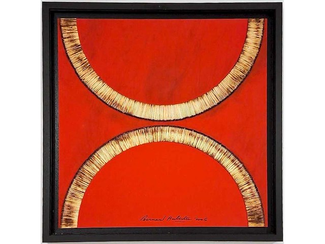 Bernard aubertin - dessin de feu sur table rouge - mixed media op paneel - 60x60 cm - afbeelding 1 van  9
