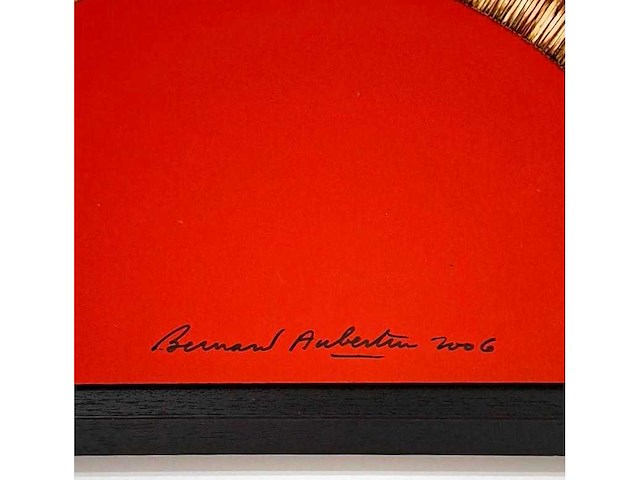 Bernard aubertin - dessin de feu sur table rouge - mixed media op paneel - 60x60 cm - afbeelding 2 van  9