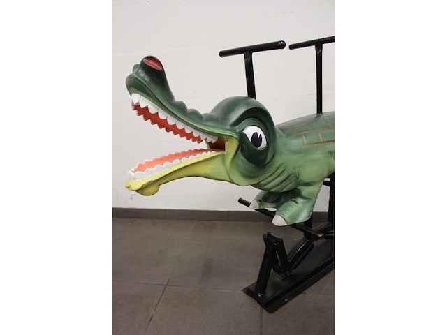 Bernard kindt - krokodil - draaicaroussel - afbeelding 3 van  5