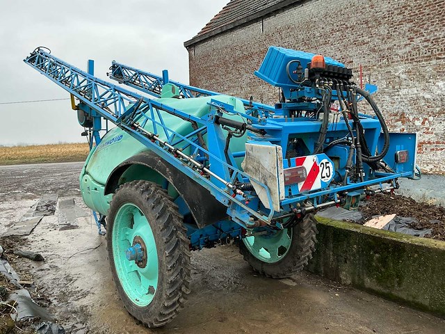 Berthoud enor veldspuit - afbeelding 11 van  18