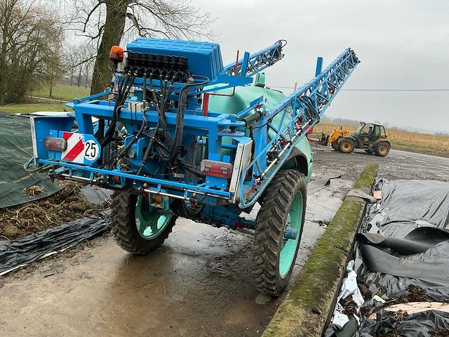 Berthoud enor veldspuit - afbeelding 13 van  18