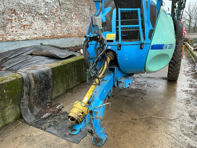 Berthoud enor veldspuit - afbeelding 16 van  18