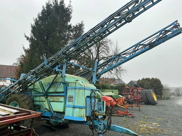 Berthoud major 32 veldspuit - afbeelding 3 van  6