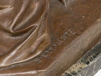 Bertolini clemente (1889-1952), 'pensive', patinated bronze on a vert de mer marble base the bronze: 50 cm. (19.67 in.), with marble base: 53 cm. (20.87 in.) - afbeelding 8 van  9