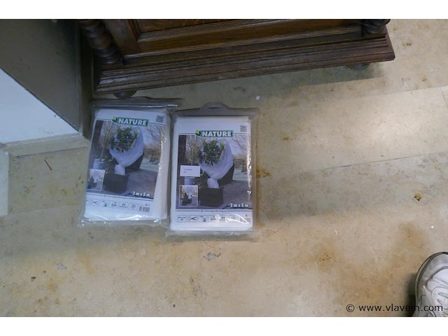 Beschermde doeken voor buitenplanten - afbeelding 1 van  1