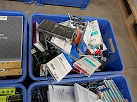 Beschermhoezen - powerbank's - oordopjes - tabletcases - afbeelding 5 van  6