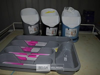 Bestekbak met 12 messen en 3 kleine bestekbakjes