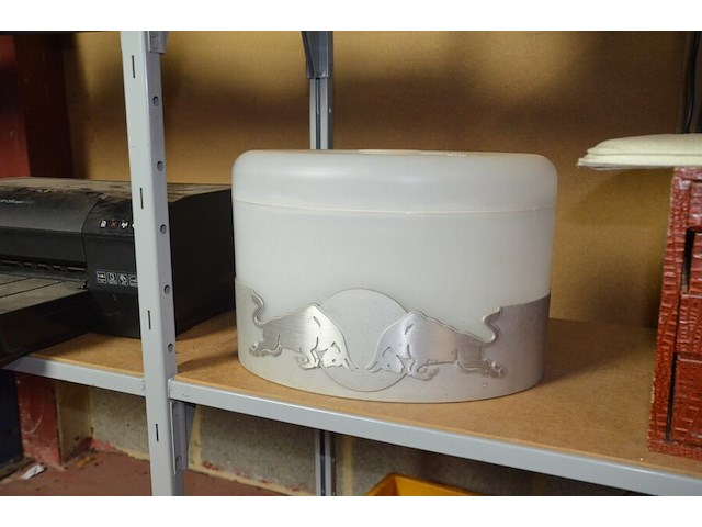 Bestekkoffer , 16 diverse ovenschotels, partij kookpotten, ijsemmer redbull - afbeelding 4 van  10