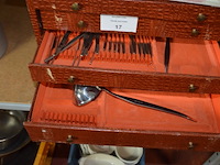 Bestekkoffer , 16 diverse ovenschotels, partij kookpotten, ijsemmer redbull - afbeelding 8 van  10