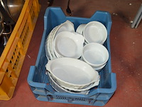 Bestekkoffer , 16 diverse ovenschotels, partij kookpotten, ijsemmer redbull - afbeelding 10 van  10